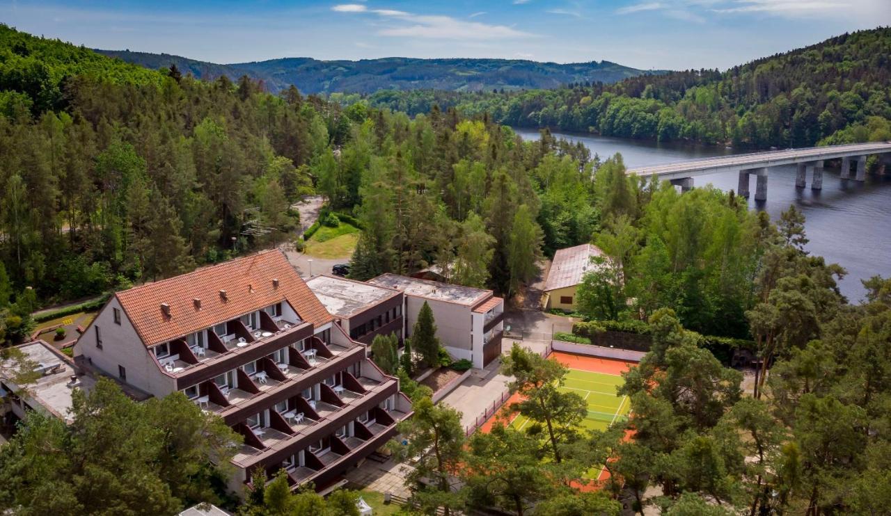 Hotel Hladina Nebrich ภายนอก รูปภาพ